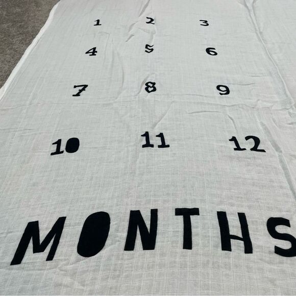 Cloud Island 100% Cotton Growing Baby Month Muslin Blanket - Picture 2 of 6